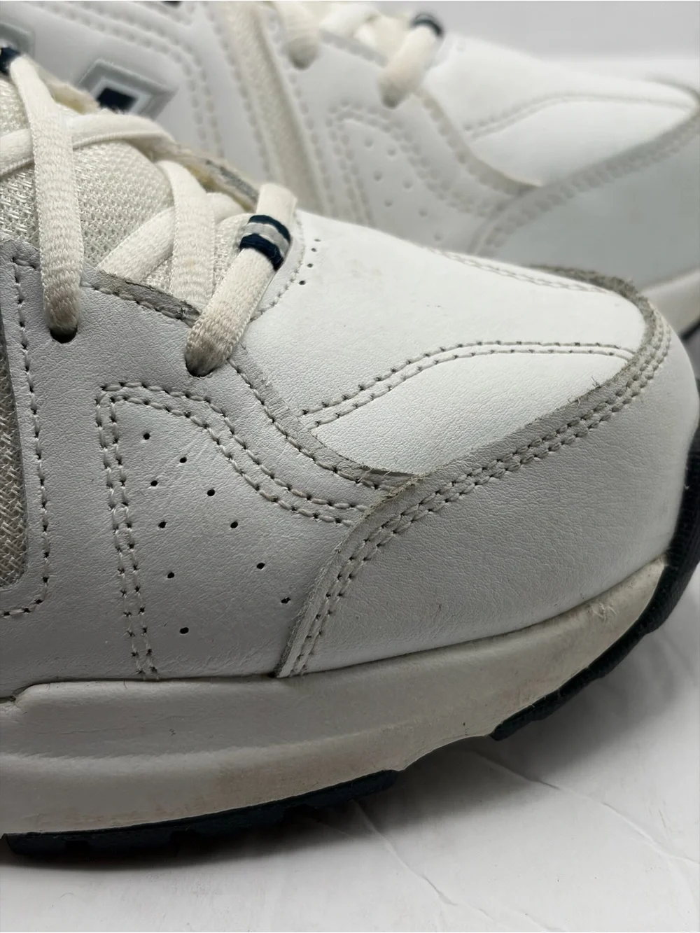 New Balance 608 V5 Men Size 10D Training Shoe Sneaker White Blue MX608WN5